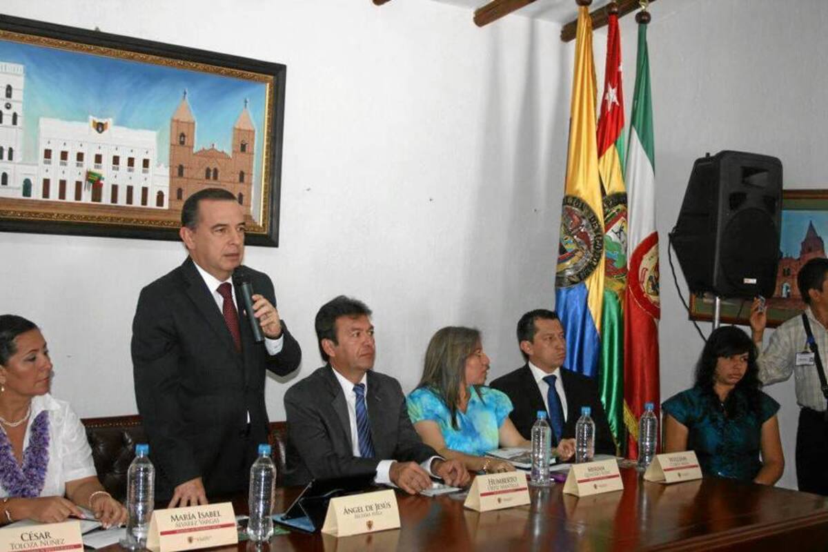 Alcalde de Piedecuesta participa en conferencia interamericana en Miami