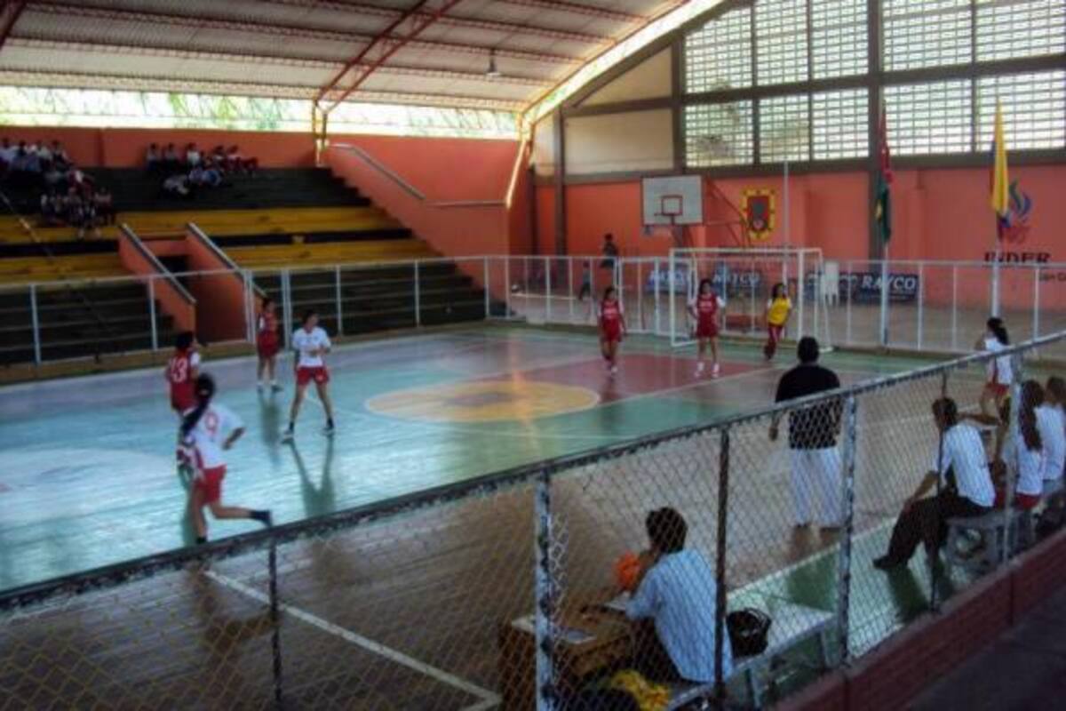 Comenzaron las justas escolares 2011 en la rama femenino y masculino en voleibol.(Foto: Archivo/ VANGUARDIA LIBERAL )