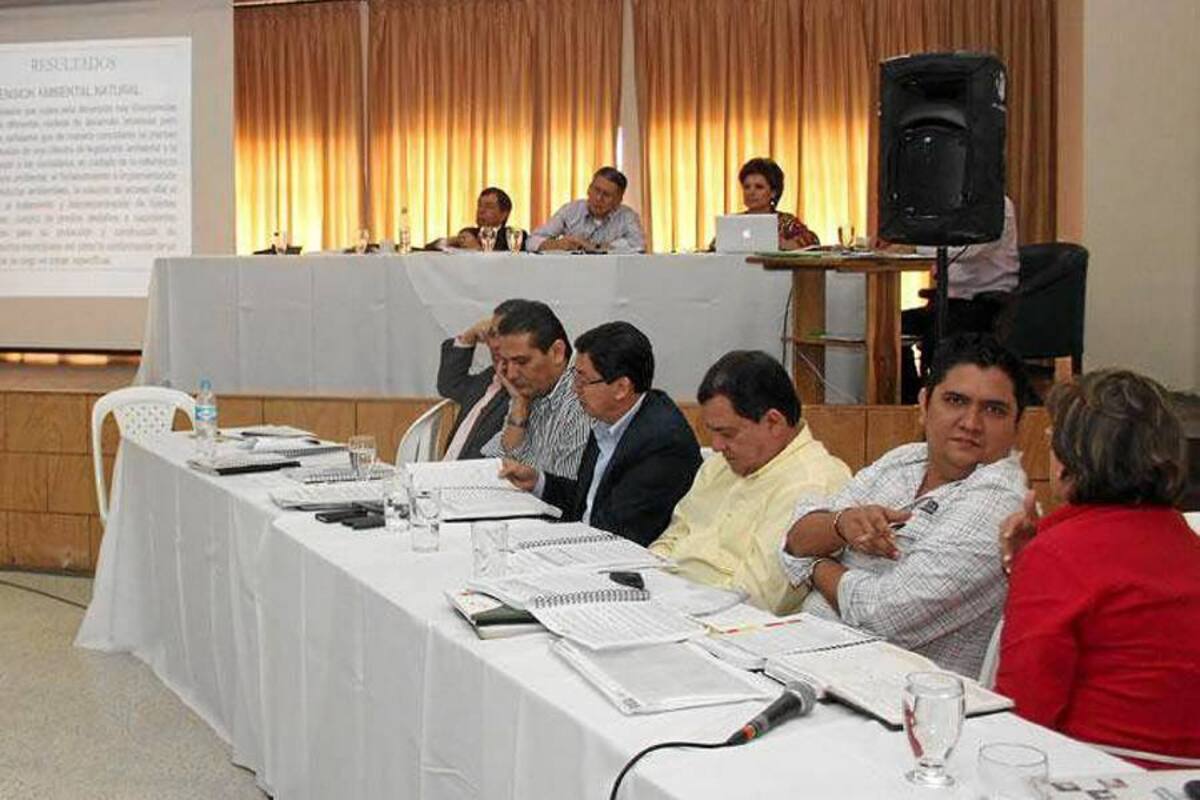 El 24 de abril se espera que seá aprobado en su tercer debate el Plan de Desarrollo ‘Santander en Serio, el Gobierno de la Gente’, que ayer pasó su primera prueba con la aprobación de la ordenanza 016 de 2012. (Foto: Suministrada/VANGUARDIA LIBERAL)