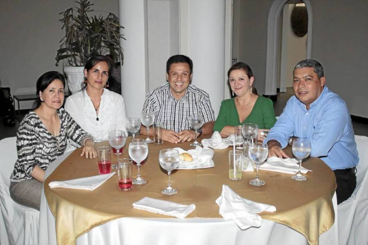 Luz Stella Galindo, Aida María Díaz, Orior Sequeda, Silvia Jones y Hernando Nieto. (Foto: Javier Gutiérrez /VANGUARDIA LIBERAL)