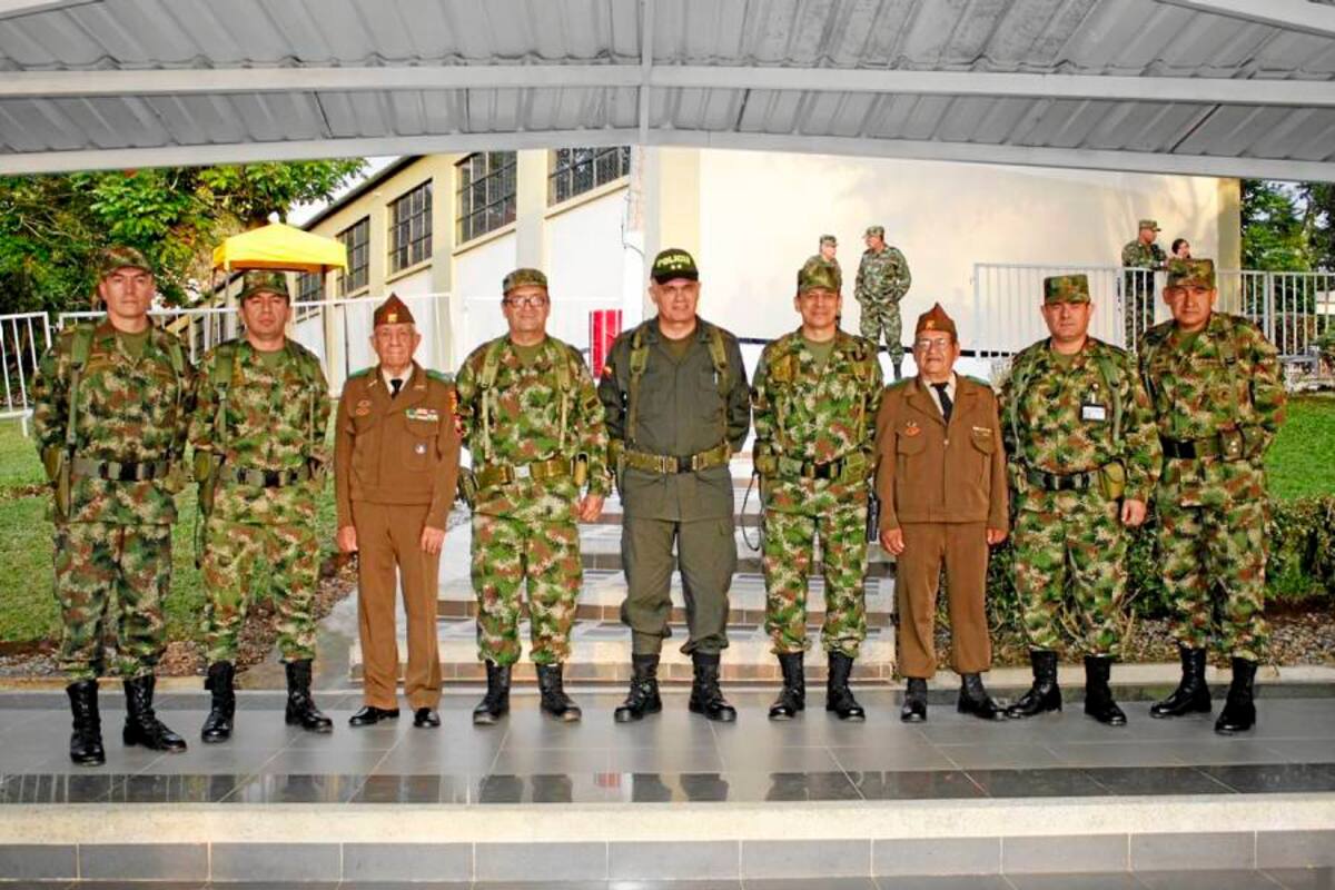 José Miguel Gómez Valenzuela, Ángel William Martínez, coronel; Saúl Rodríguez Guerra, coronel; Luis Ernesto Ruiz Cardoso, Jose Angel Mendoza, coronel; Luis Felipe Sánchez Montoya, comandante; Humberto Joya, soldado; William Gallyndo, coronel, y Esau Acevedo Sánchez, coronel. (Foto: Foto: Nelson Díaz / VANGUARDIA LIBERAL)