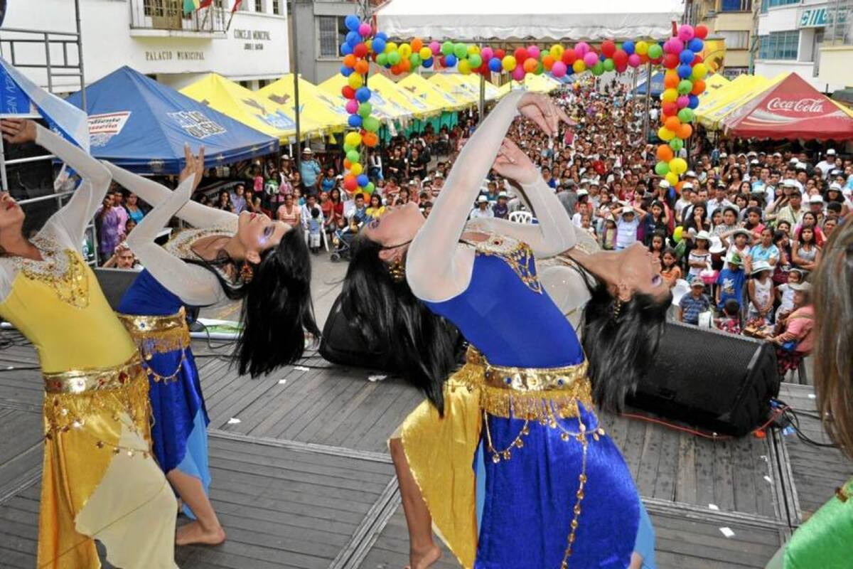 Diversas actividades desarrolladas durante las Fiestas de Regreso a Casa, que culminaron el lunes con el retorno de visitantes a sus lugares de origen, de destacar la masiva asistencia a los actos programados en estas celebraciones realizadas por la Administración Municipal de Barbosa. (Foto: Luis Fernando Martínez Vargas/VANGUARDIA LIBERAL)