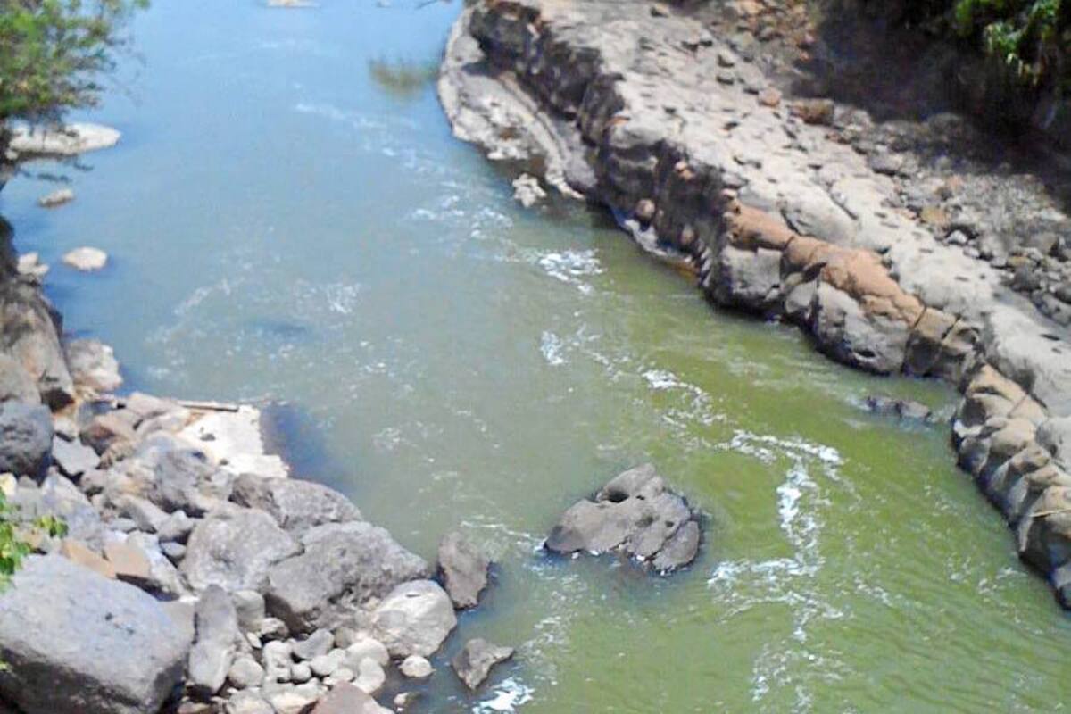 Los bajos niveles de las fuentes de agua que surten el acueducto de Barbosa obligaron al gerente a iniciar el racionamiento del servicio. (Foto: Luis Fernando Martínez Vargas/VANGUARDIA LIBERAL)