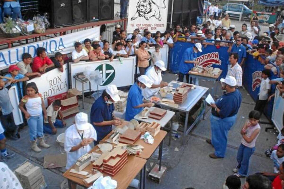 El Concurso de empacadores de bocadillo, engalanó las festividades de la ciudad dulce, que en su nonagésima sexta versión atrae a un sin número de turistas de la región. (Foto: Archivo /VANGUARDIA LIBERAL)
