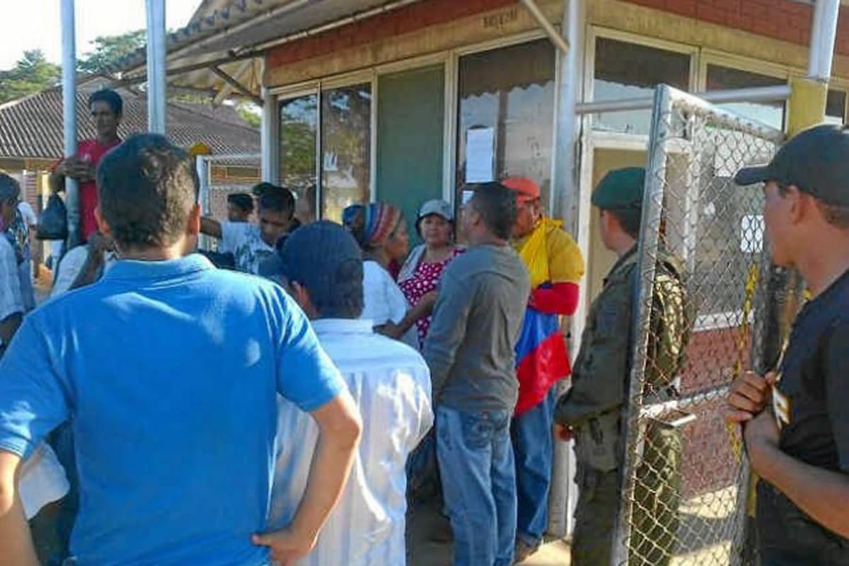 Dos días de bloqueos a campo petrolero en Cantagallo ajustaron decenas de proveedores que exigen pago de servicio a contratista de Ecopetrol. (Foto: Suministrada/VANGUARDIA LIBERAL)