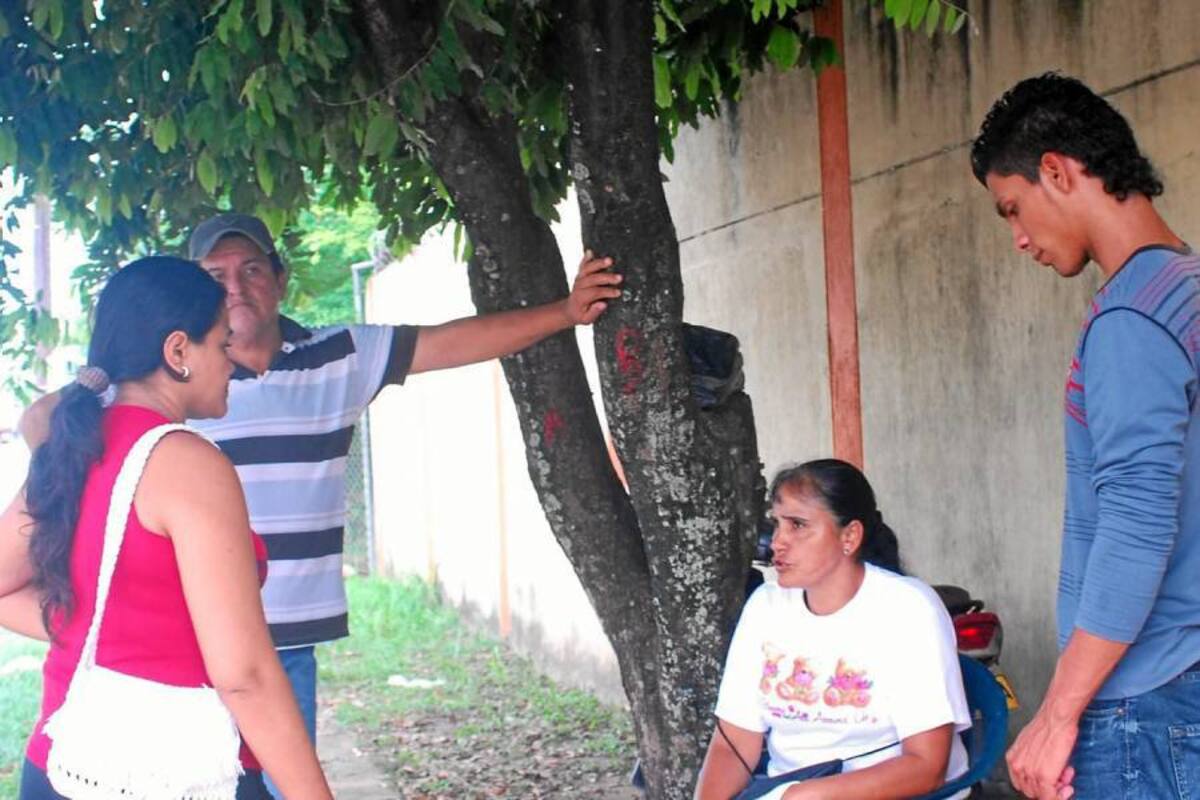 Al Instituto de Medicina Legal de Barrancabermeja fue trasladado el cuerpo de Heriberto Plata, asesinado ayer en zona rural de Yondó. (Foto: Javier Alvarado/ VANGUARDIA LIBERAL)