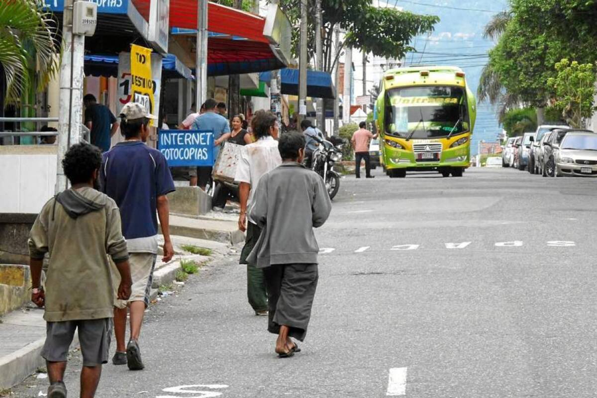 La modalidad de hurto o robo a personas es el fenómeno más creciente en las calles de la ciudad; esta conducta delictiva ha llegado a tal punto, de no respetar estrato ni condición social. (Foto: Nelson Díaz/VANGUARDIA LIBERAL)