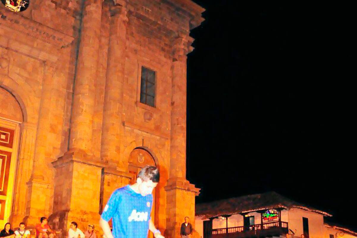 Juan Daniel Rueda fue el rotundo ganador del campeonato de 21, quien logró 778 toques, en el evento deportivo organizado por el Instituto de deportes del Socorro (Foto: Luis Fernando Martínez Vargas/VANGUARDIA LIBERAL)