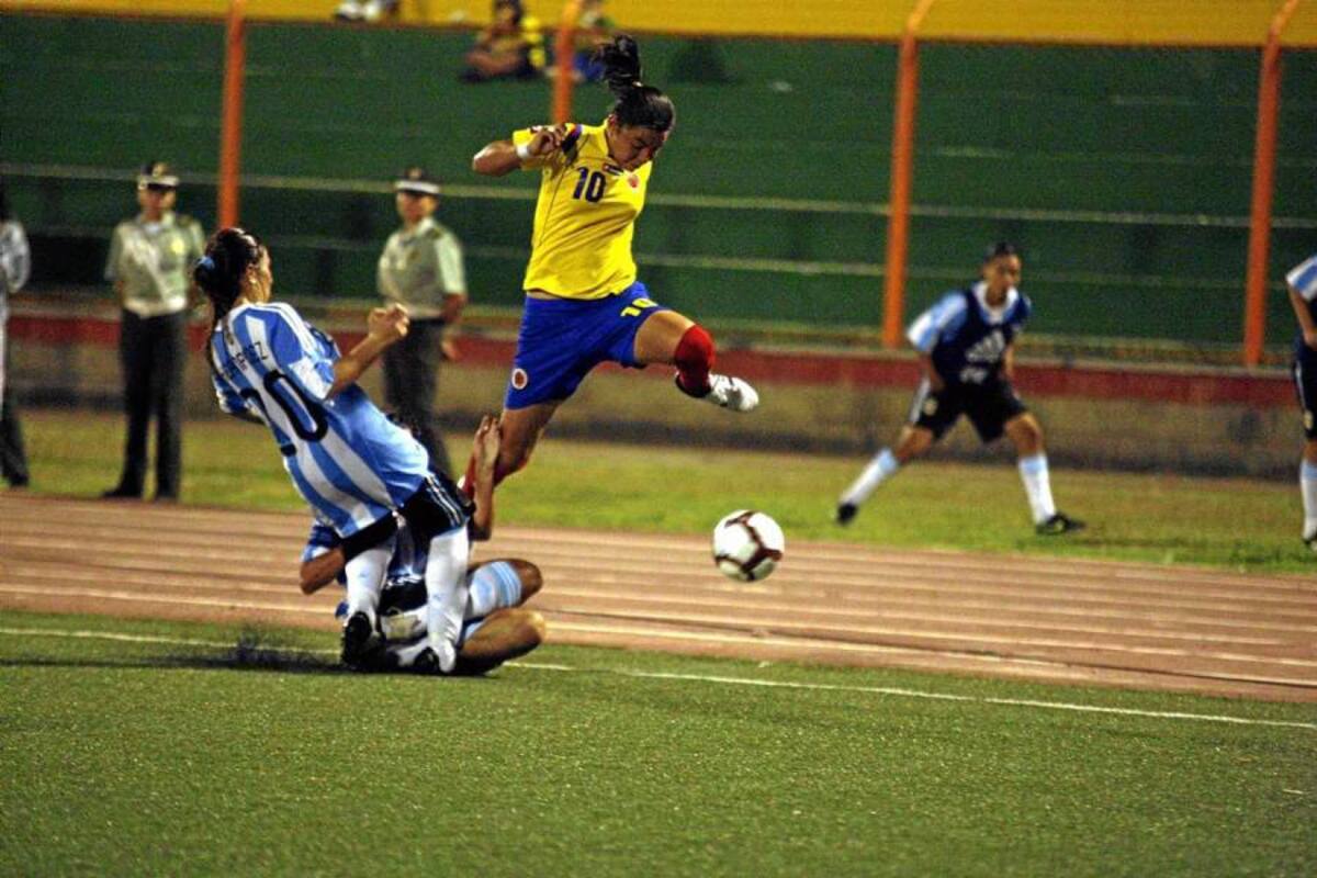 La santandereana Yoreli Rincón, gran referente del fútbol femenino del país, jugará su segundo Suramericano Sub 20 con Colombia, que hoy se enfrenta a su similar de Argentina. (Foto: Archivo / VANGUARDIA LIBERAL)