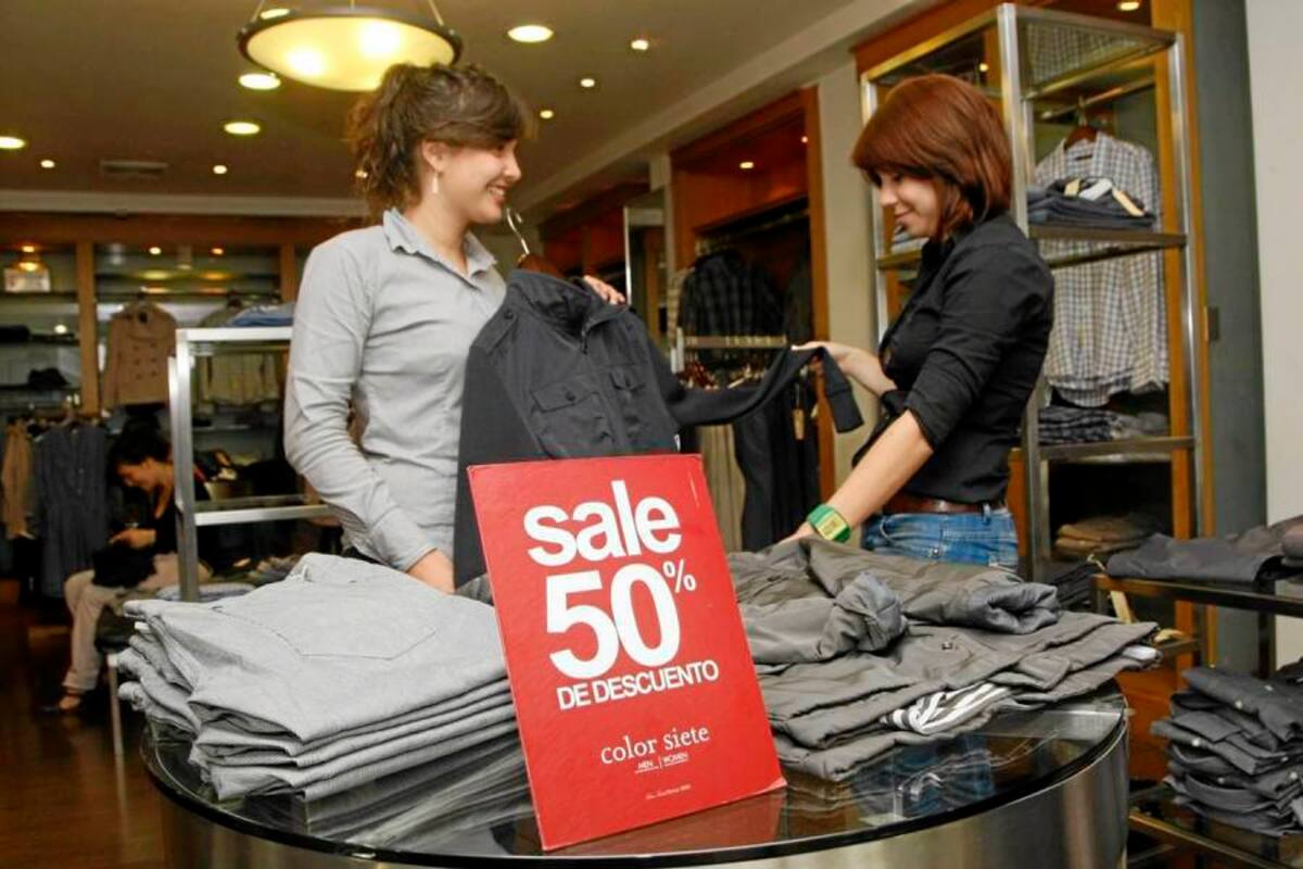 En febrero, los comerciantes aprovecharán para vender los saldos de diciembre, con importantes descuentos. (Foto: Archivo/VANGUARDIA LIBERAL )