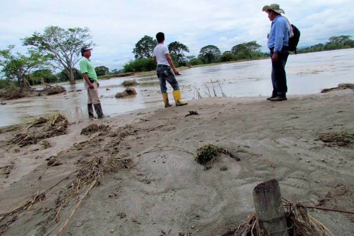 Afectados por avalanchas en Sabana y Rionegro van tras el Presidente Santos (Foto: Marco A. Rodríguez / VANGUARDIA LIBERAL)
