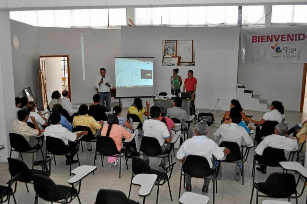 Capacitación que ofreció la administración de Barbosa a los dignatarios de las juntas de acción comunal, mediante un convenio con la Esap, casa de participación y secretaría del interior de la gobernación de Santander. (Foto: Luis Fernando Martínez Vargas/VANGUARDIA LIBERAL)