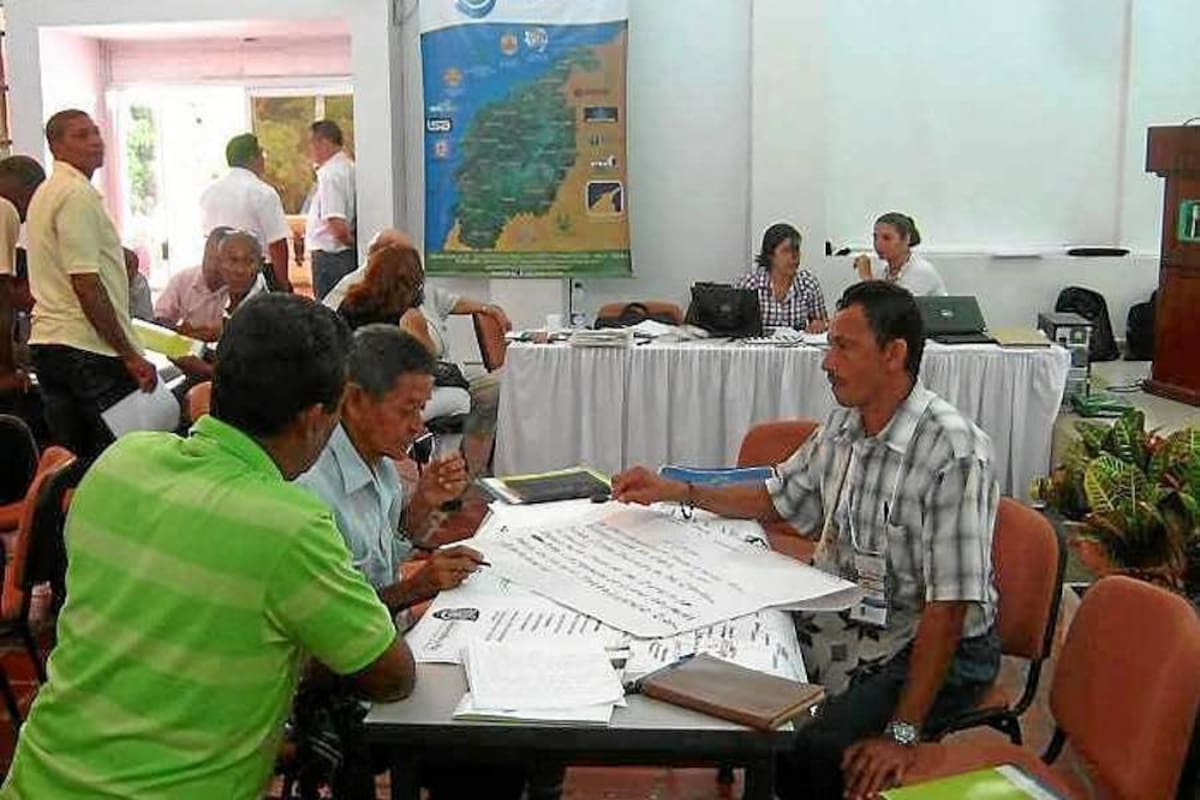 Con la participación de la comunidad en estas mesas temáticas, la administración municipal podrá gestionar ayudas para los más necesitados en esta ciudad. (Foto: Suministrada. Prensa alcaldía /VANGUARDIA LIBERAL)