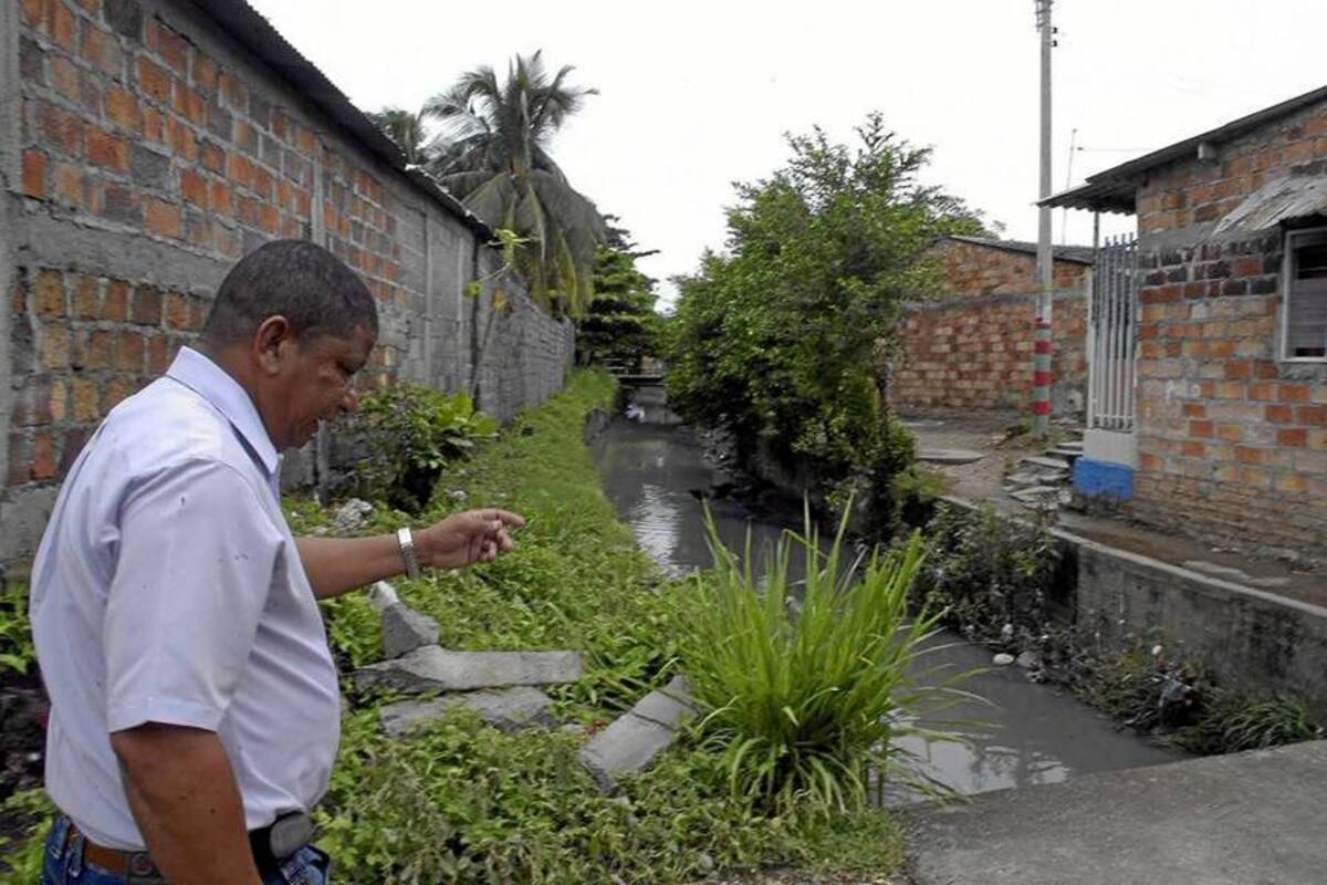 En este sector, que separa los barrios San Judas y Cacique Pipatón, se proyecta construir el Malecón Yariguíes. (Foto: Édgar Pernett/VANGUARDIA LIBERAL)