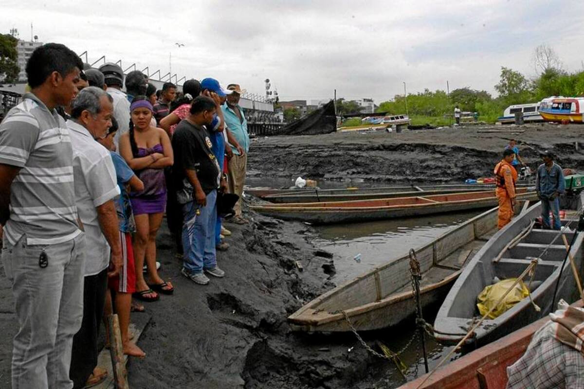 Al sector de La Rampa llegó ayer el tercer cuerpo sin vida, hallado luego del naufragio de una motorcanoa. (Foto: Edgar Pernett/VANGUARDIA LIBERAL)