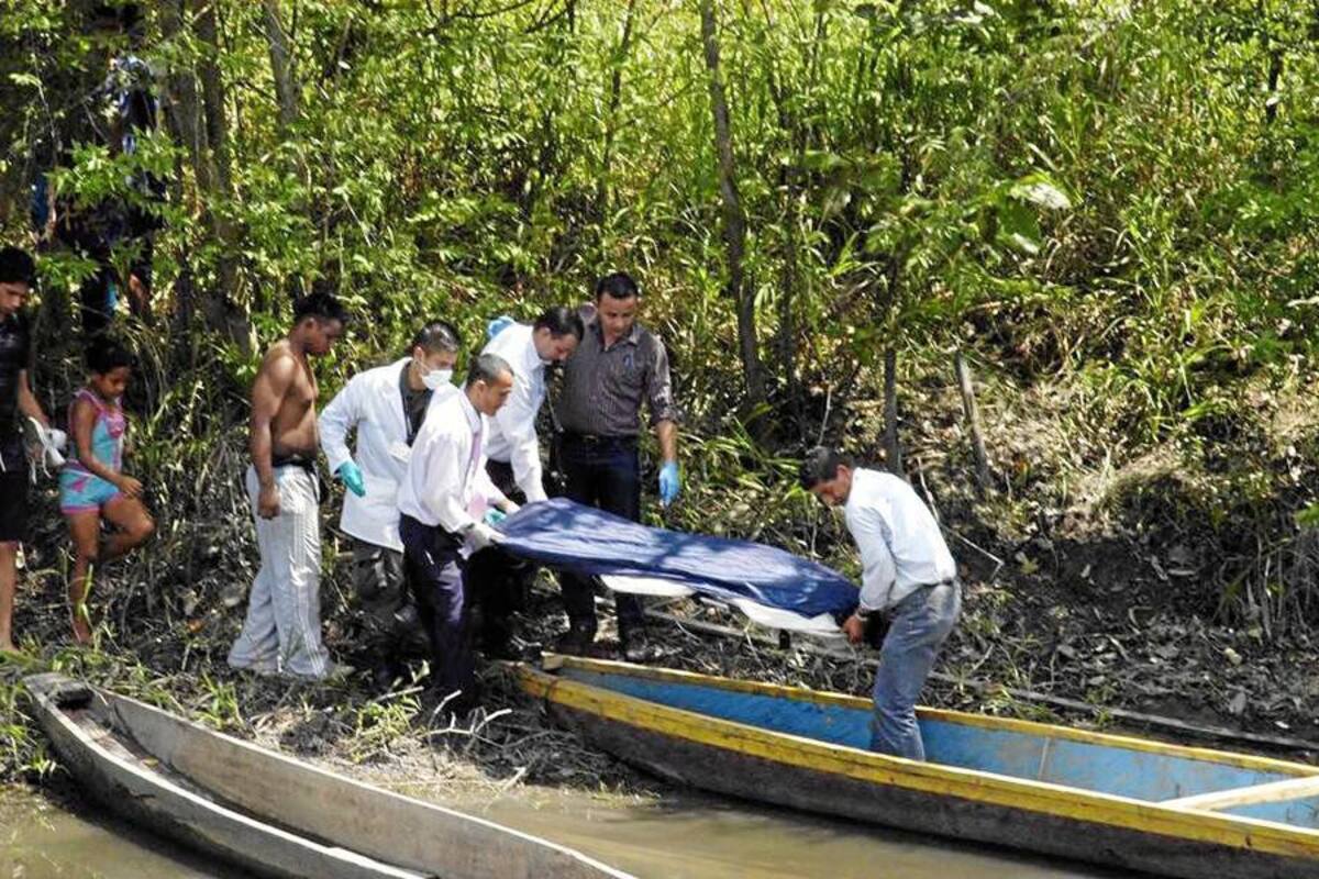 Hallaron cadáver de un hombre en el caño Cardales (Foto: Edgar Pernett/ VANGUARDIA LIBERAL)