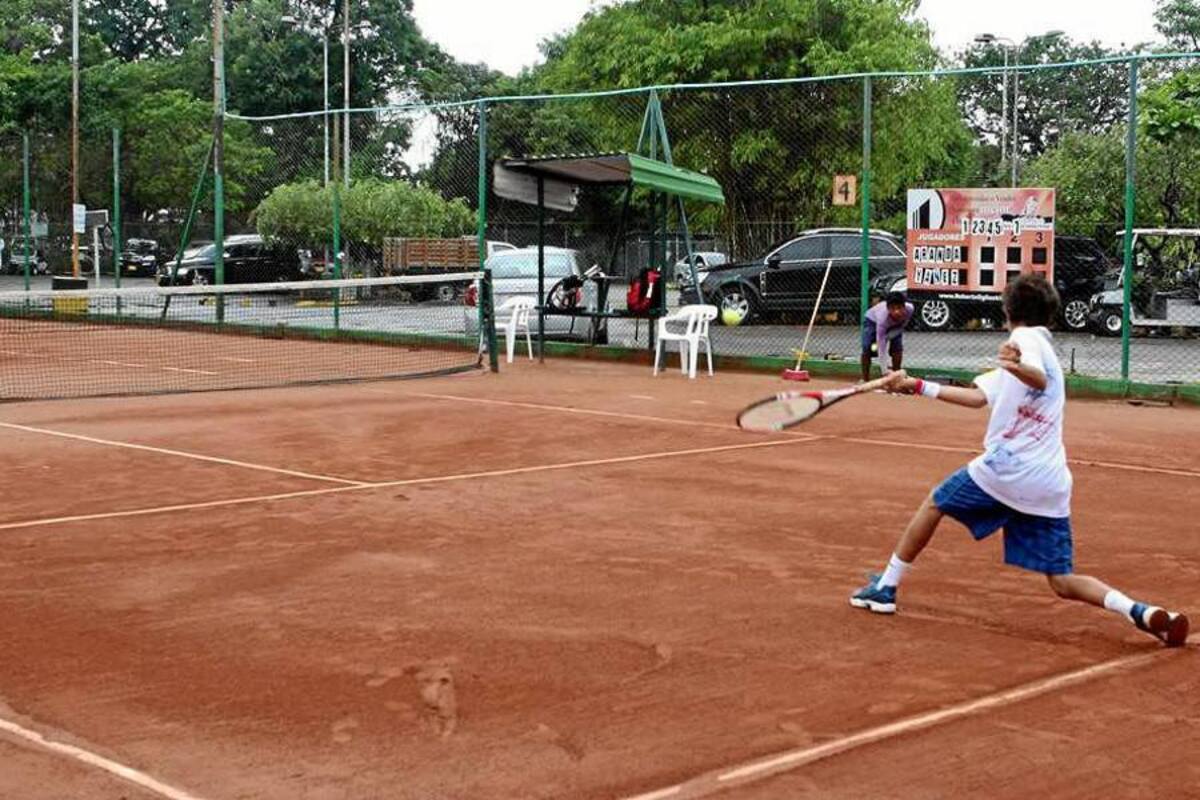 Finalizó el Torneo Nacional de Tenis, Copa Club Miramar, dejando a Barrancabermeja como primero en las categorías 12 y 14 años, rama masculina. (Foto: Emmanuel Pérez Ortegón/VANGUARDIA LIBERAL )