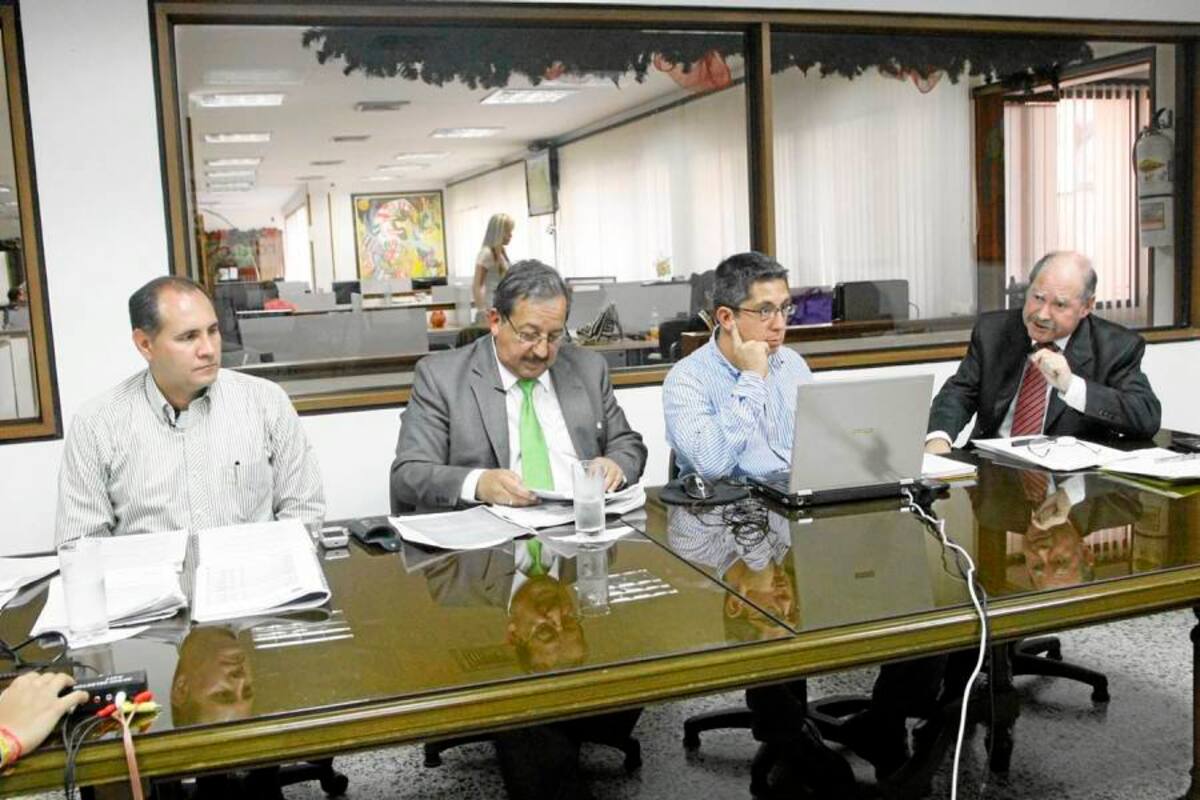 Juan Medina, actual secretario de Planeación Municipal; Héctor Moreno Galvis, alcalde designado de Bucaramanga; Juan Carlos Gutiérrez Tibamoso, editor web de Vanguardia Liberal y Rodrigo Fernández Fernández, exsecretario de Planeación Local participaron en el debate de ayer. (Foto: / VANGUARDIA LIBERAL)