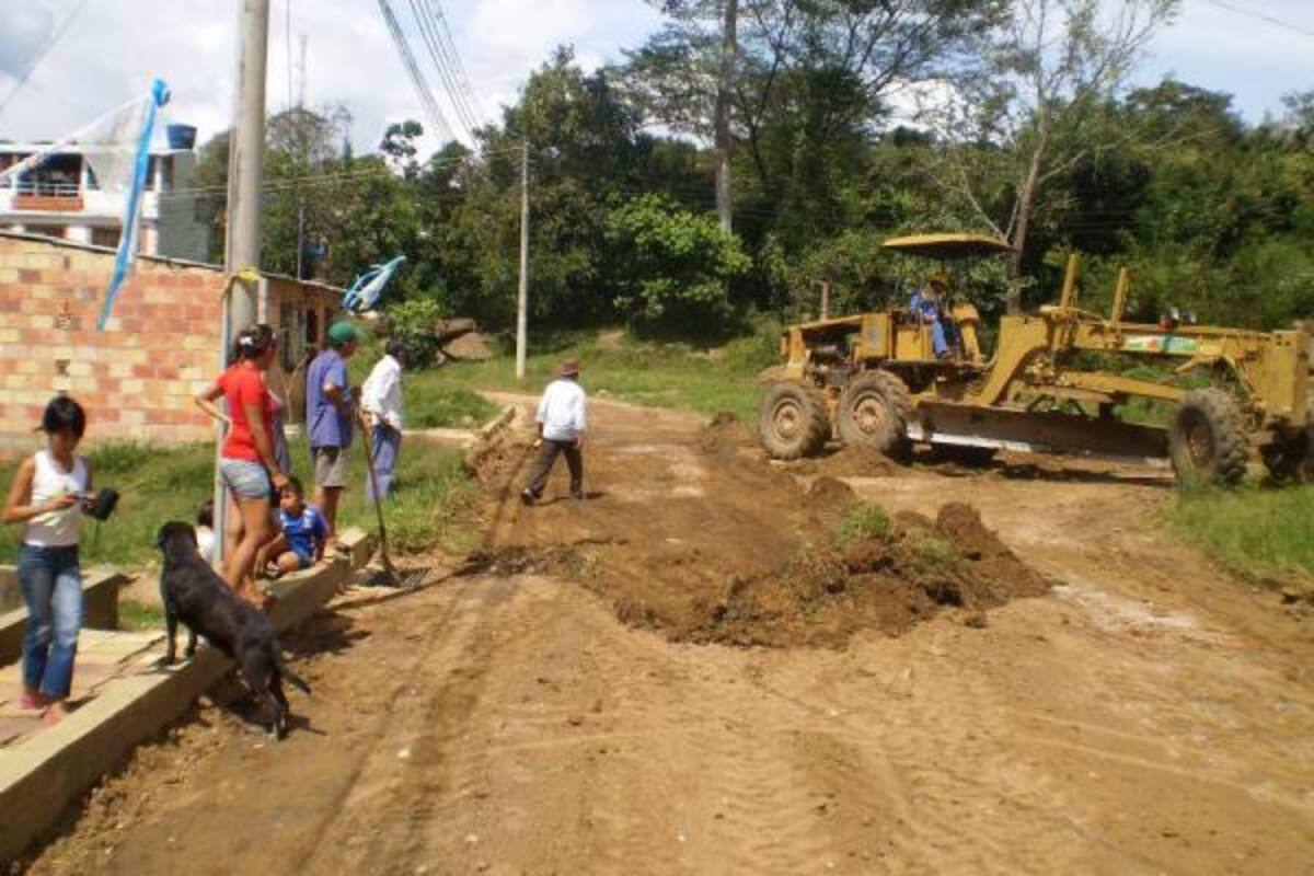 Otros trabajos que se anunciaron y tienen más aliviados a los habitantes de Pueblito Viejo, donde ya se pueden usar otra vez las calles, son la canalización de las aguas, así como la adecuación del kiosco usado para las reuniones de los adultos mayores y de la comunidad, con dos baños, iluminación y una cocina.(Foto: /VANGUARDIA LIBERAL)
