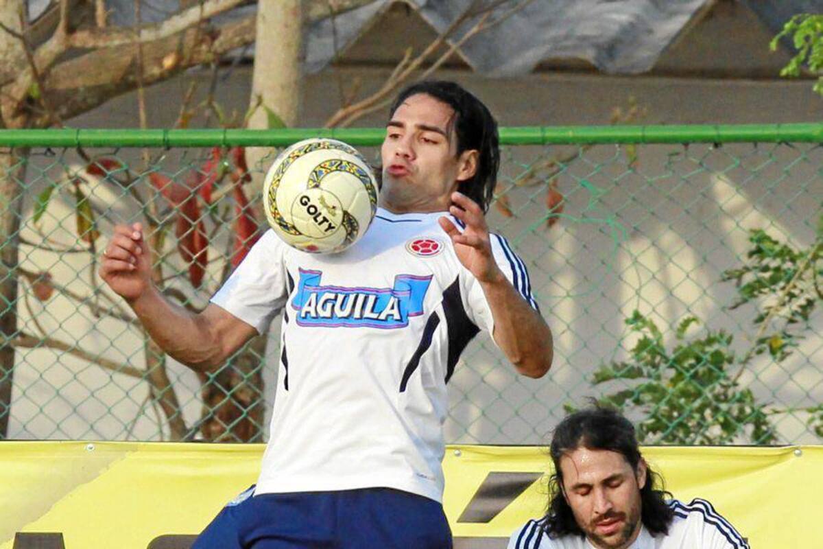 El atacante Radamel Falcao García es sin duda el mayor referente en la actualidad del fútbol colombiano, y será el bastión de la selección esta tarde cuando reciba a Bolivia en la undécima jornada de la Eliminatoria Suramericana. Una victoria dejará a Colombia más cerca del sueño mundialista. (Foto: Colprensa / VANGUARDIA LIBERAL )