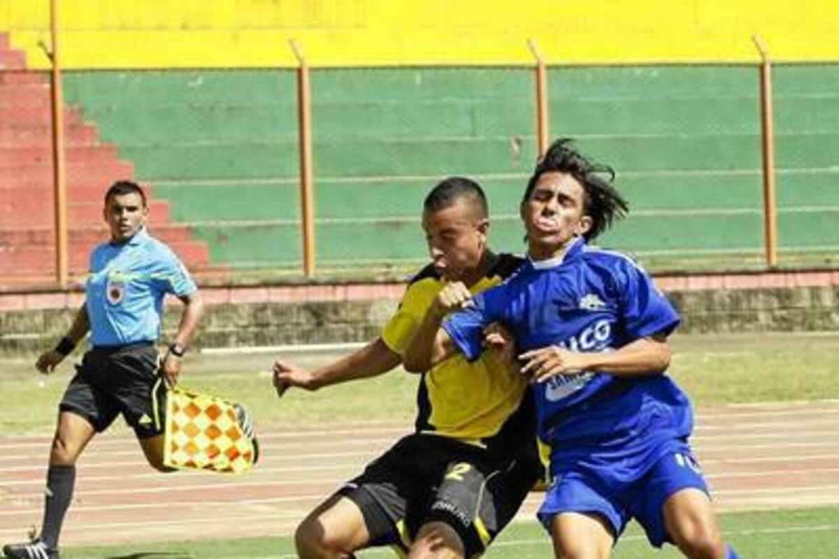 El pasado miércoles Alianza Petrolera disputó su último partido oficiando de local en el estadio Alfonso López. En su despedida de Santander, el equipo porteño derrotó 2 – 0 a Real Santander en duelo de la décima fecha de la Copa Postobón. (Foto: César Flórez / Vanguardia Liberal)
