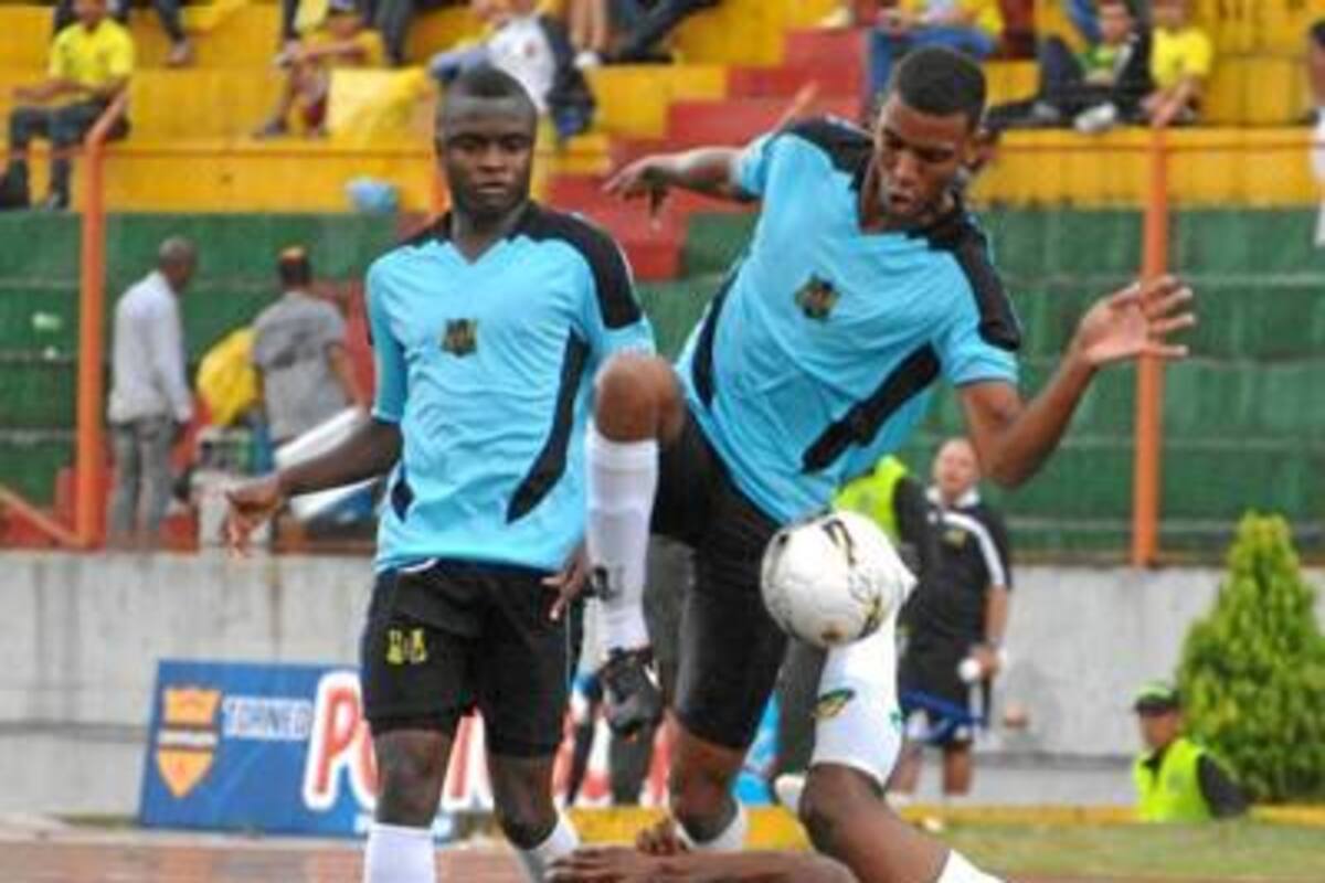 Alianza Petrolera, que sumó 15 puntos de 18 posibles en los cuadrangulares semifinales del Torneo Postobón eliminando a América, Atlético Bucaramanga y Universitario de Popayán, jugará hoy en casa de Rionegro durante el primer partido de la final del segundo torneo del año. (Foto: Archivo / VANGUARDIA LIBERAL )
