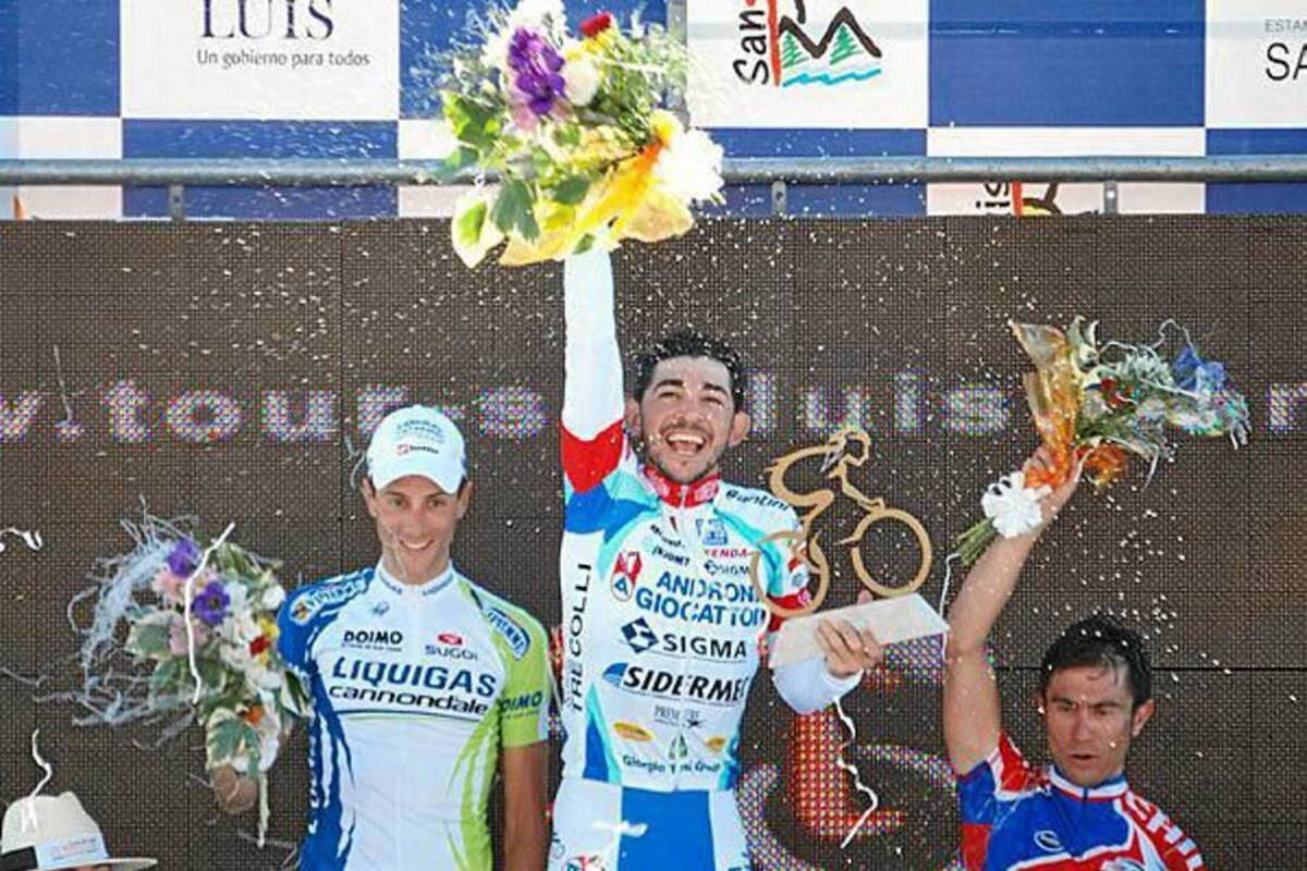José Rodolfo Serpa Pérez ganó el año pasado la segunda etapa del V Tour de San Luis, disputada entre Juana Koslay y Mirador del Potrero, haciéndose con el liderato de la carrera que al final terminó ganando el chileno Marco Arriagada, quien no fue descalificado, pese a dar positivo en esa carrera y en la Vuelta a Chile de 2011. (Foto: Archivo / VANGUARDIA LIBERAL)