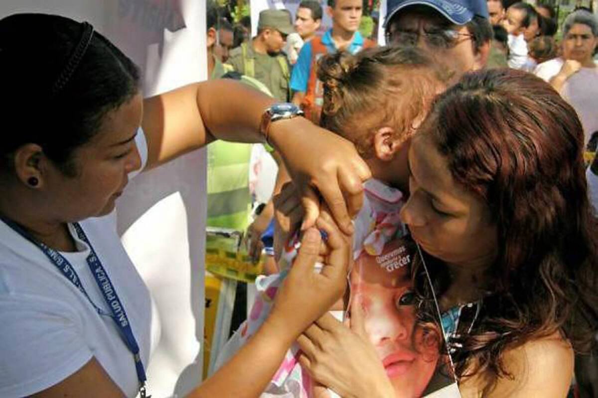 Las entidades de salud municipal hicieron un llamado a padres de familia para que asistan y completen el esquema de vacunación de sus hijos. (Foto: Archivo/VANGUARDIA LIBERAL)