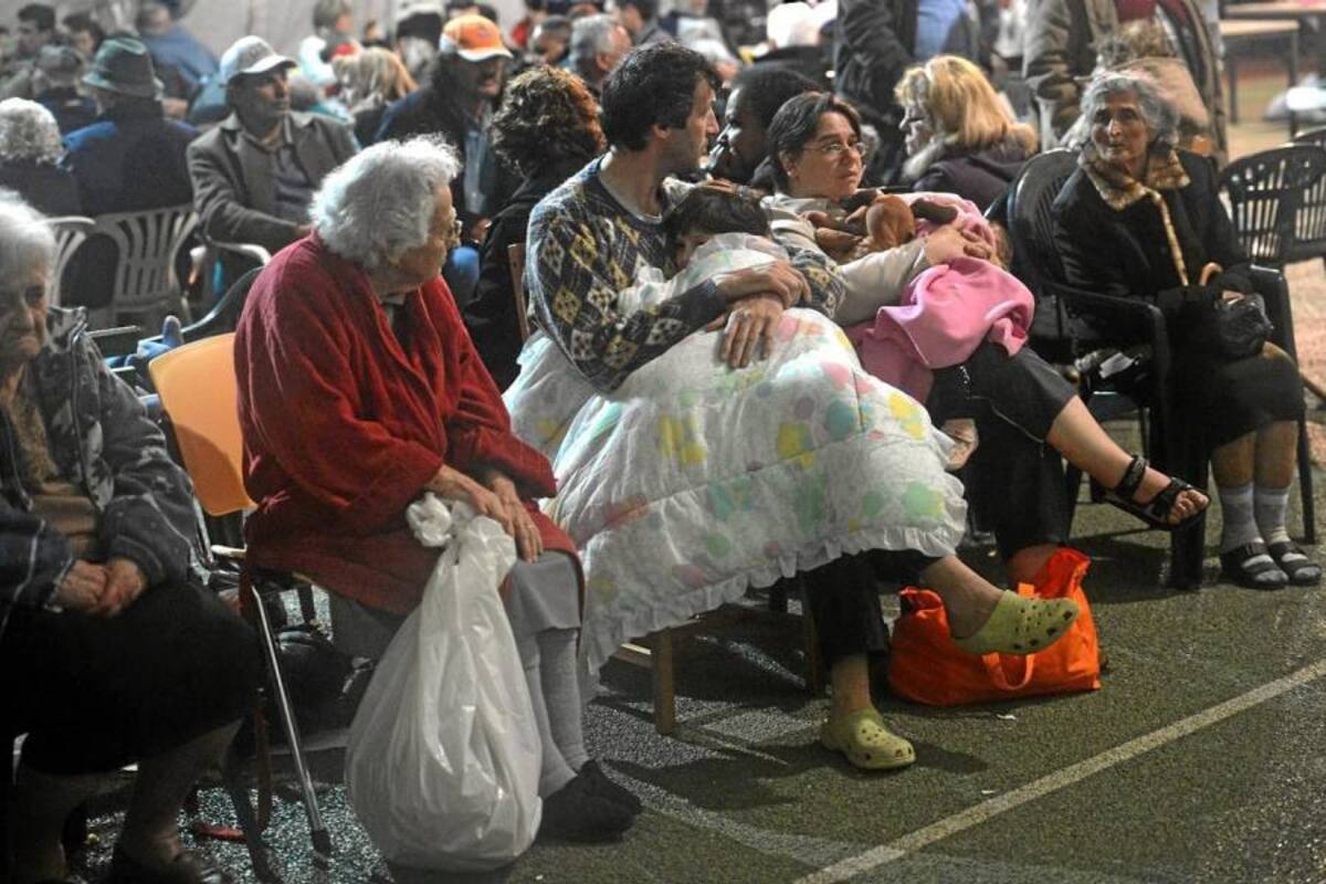 Centenares de ancianos y personas vulnerables fueron alojados en refugios improvisados, en particular en la localidad de Finale Emilia, el epicentro del temblor. (Foto: EFE / VANGUARDIA LIBERAL)