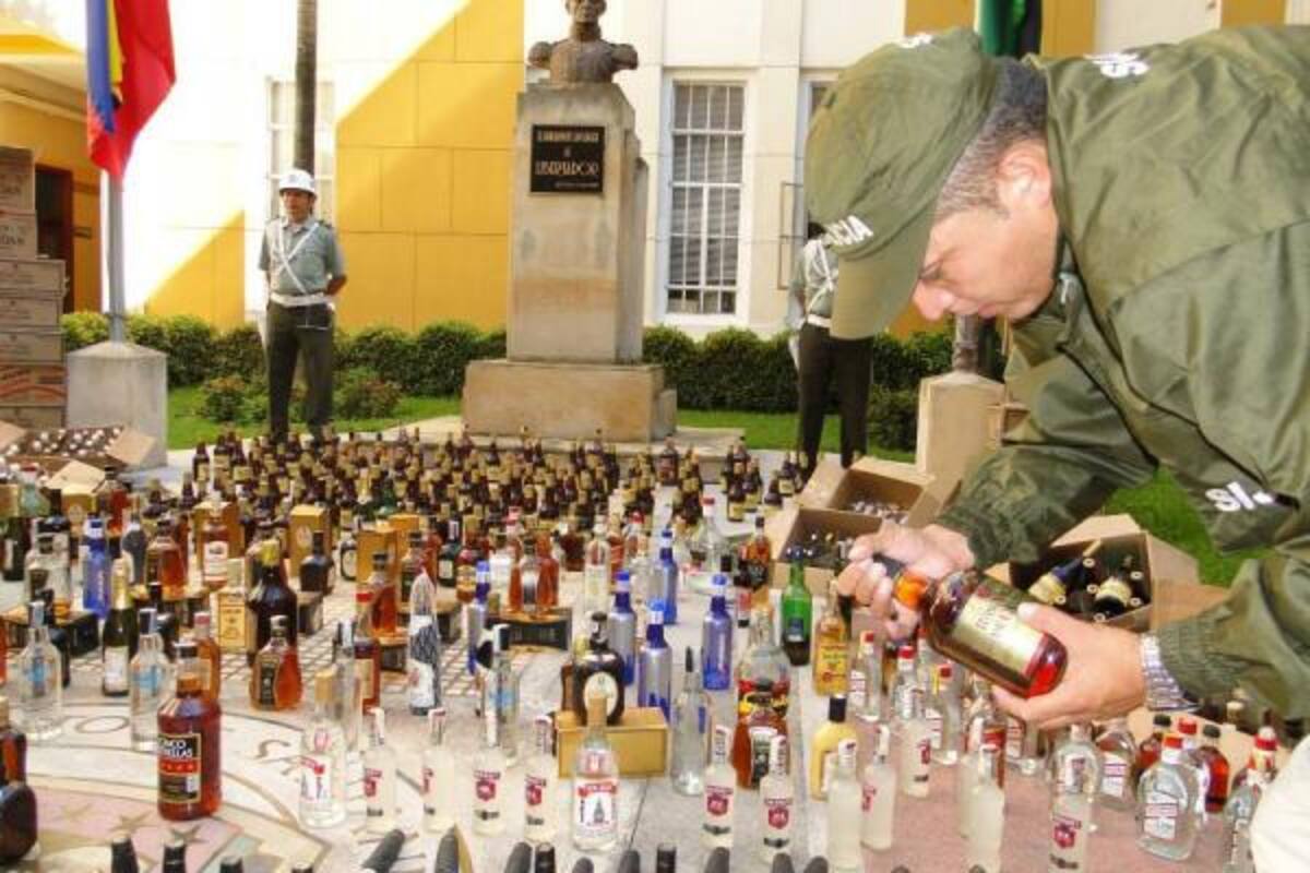 El licor incautado será destruido por las autoridades en las próximas horas.(Foto: Suministrada/VANGUARDIA LIBERAL )