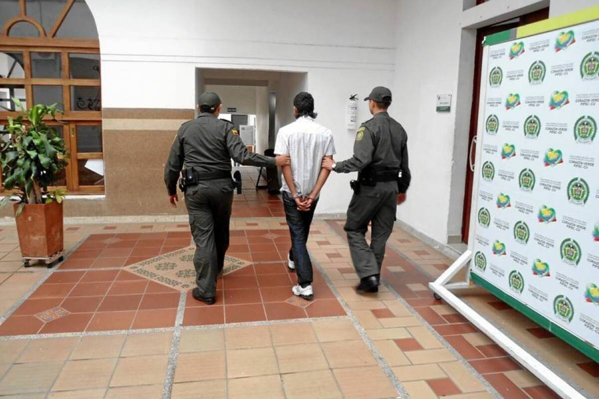 Alias ‘Zapata’ fue presentado ayer frente a un juez de control de garantías, quien al cierre de esta edición debía decidir si le decretaba medida de aseguramiento en establecimiento carcelario. (Foto: Foto suministrada / VANGUARDIA LIBERAL)