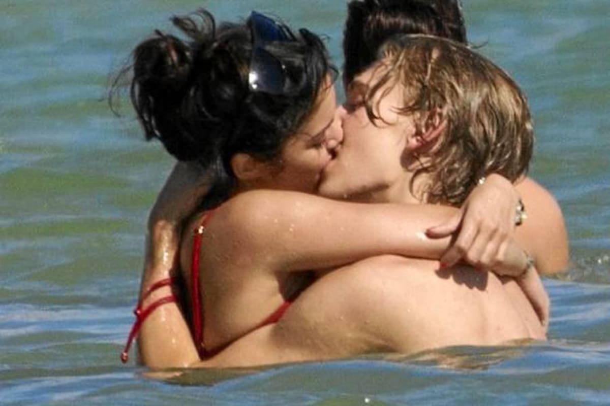 ¡Vanessa Hudgens y su novio derrochan amor en Hawai!