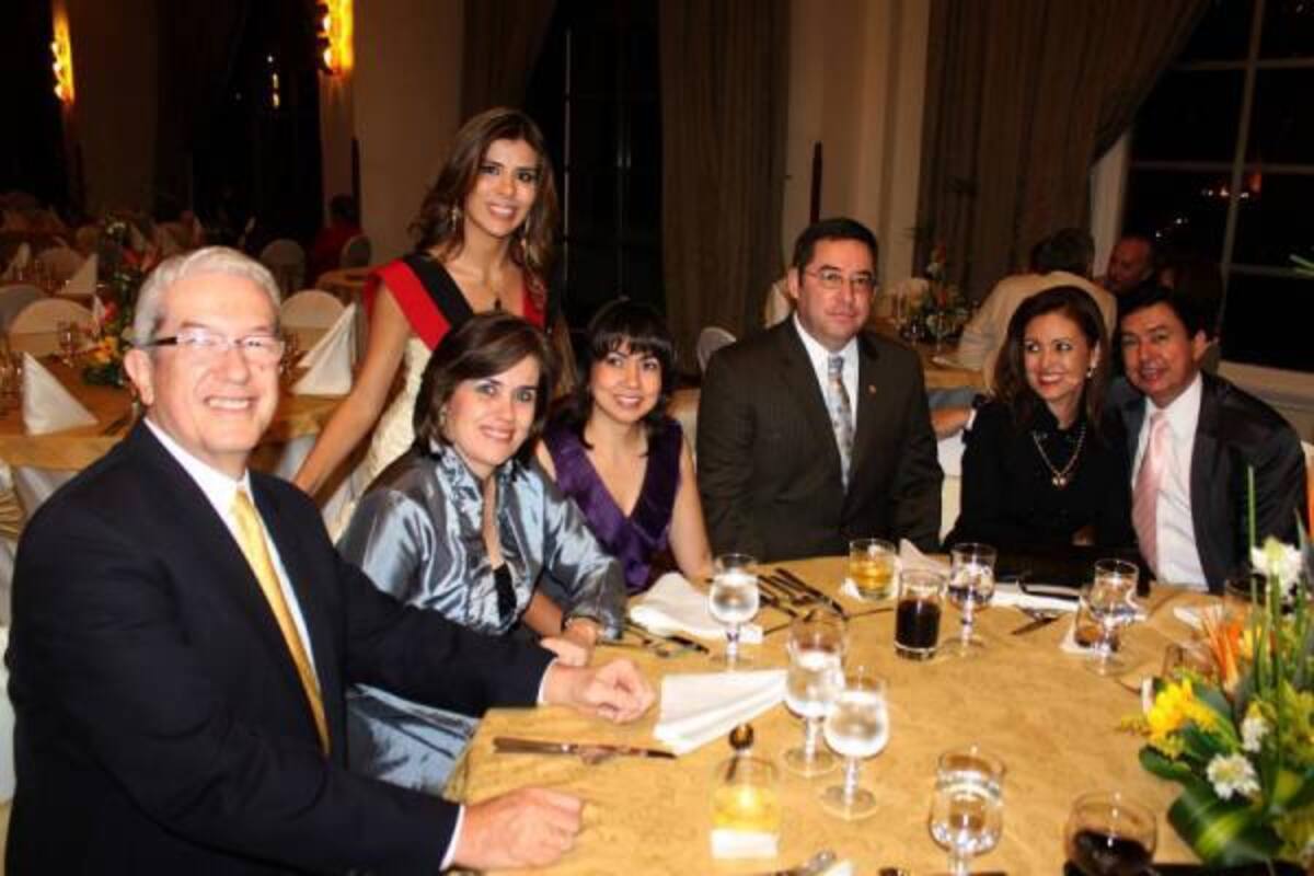 José Gabriel Rincón, Consuelo Ordóñez, Magda Lorena de Castro, Néstor Castro Neira, Martha de Villabona, Édgar Higinio Villabona y Katherine Pineda Hernández.