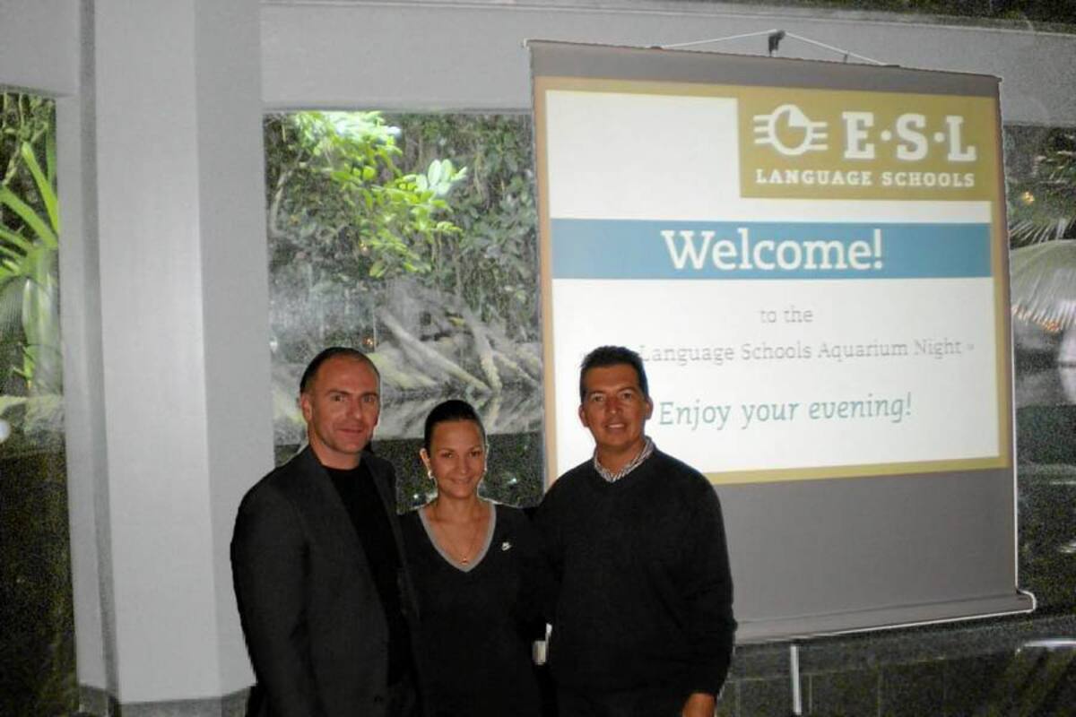 Xavier de Bastos, Sales & Marketing Manager ESL - School Group; Yolanda Gómez, Directora Departamento de Idiomas; Héctor Aponte, Gerente General Santur L´alianxa. (Foto: Suministrada/ VANGUARDIA LIBERAL)