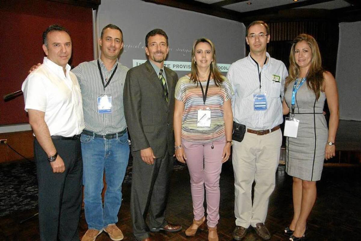 Yamil Lesmes, Leonardo Ardila, Arturo Blanco, Alexandra Quijano, Sergio Mantilla y Gloria Contreras. (Foto: Javier Gutiérrez / VANGUARDIA LIBERAL)