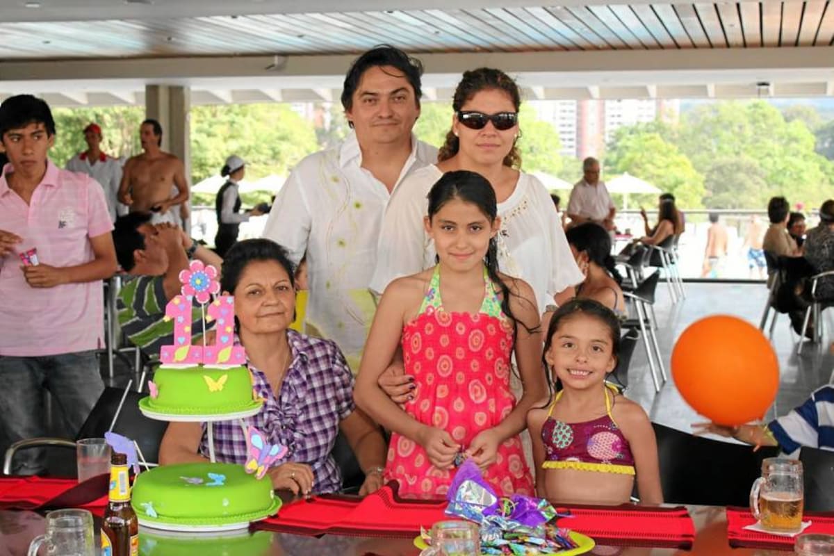 Alicia Sequera, Lilian Dayana Páez, Valentina Páez, Javier Páez y Patricia Ramírez. (Foto: Mauricio Betancourt /VANGUARDIA LIBERAL )