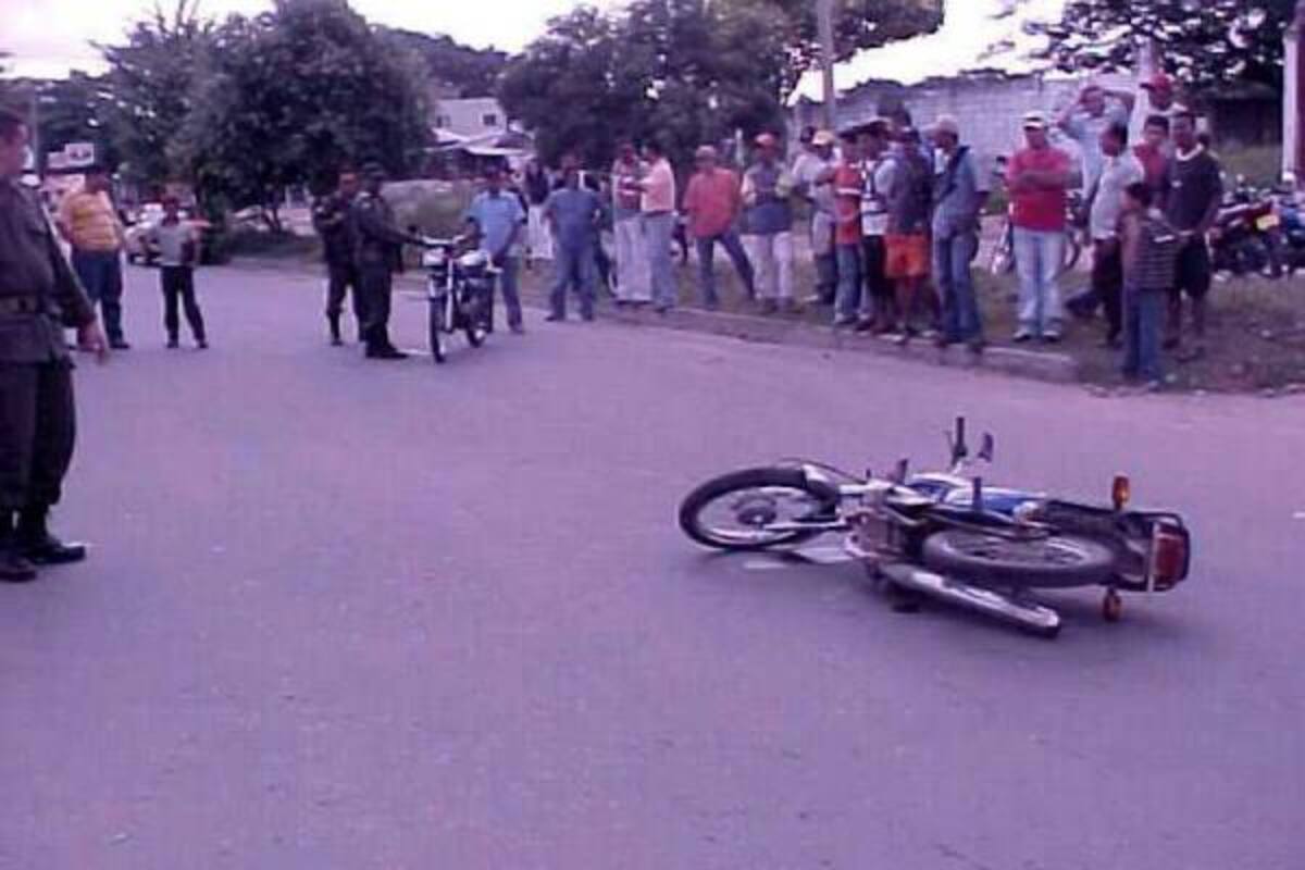 Un accidente de tránsito registrado sobre la vía Barbosa - Moniquirá dej{o un muerto y tres heridos.(Foto: Archivo / VANGUARDIA LIBERAL)