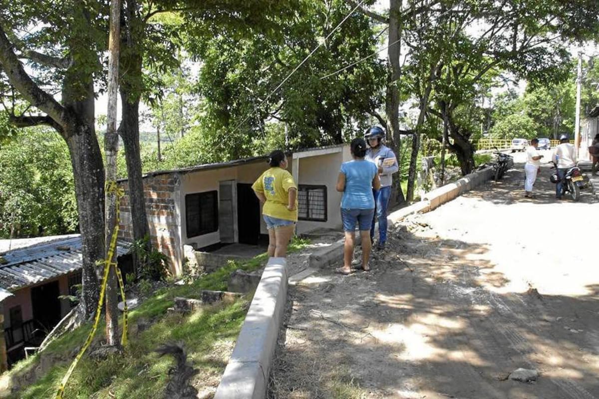En el limbo continúan cuatro familias del barrio Buenavista (Foto: Edgar Pernett/VANGUARDIA LIBERAL)