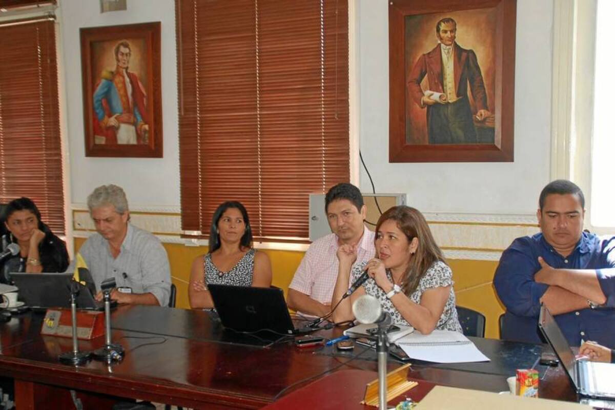 La Secretaría de Salud de Barrancabermeja entregó ayer al Concejo Municipal informe de gestión octubre 2012 – febrero 2013, de los avances de los ejes programáticos de la entidad. (Foto: Edgar Pernett/VANGUARDIA LIBERAL)