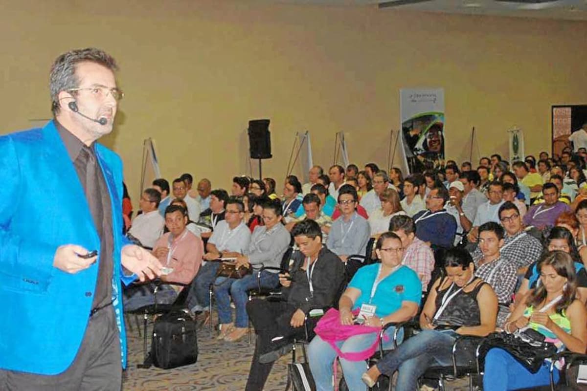 El español economista, creador del índice de competitividad mundial, Xavier – i – Martín, visitó Barrancabermeja para hablar de economía, innovación y competitividad. (Foto: Edgar Pernett/VANGUARDIA LIBERAL)