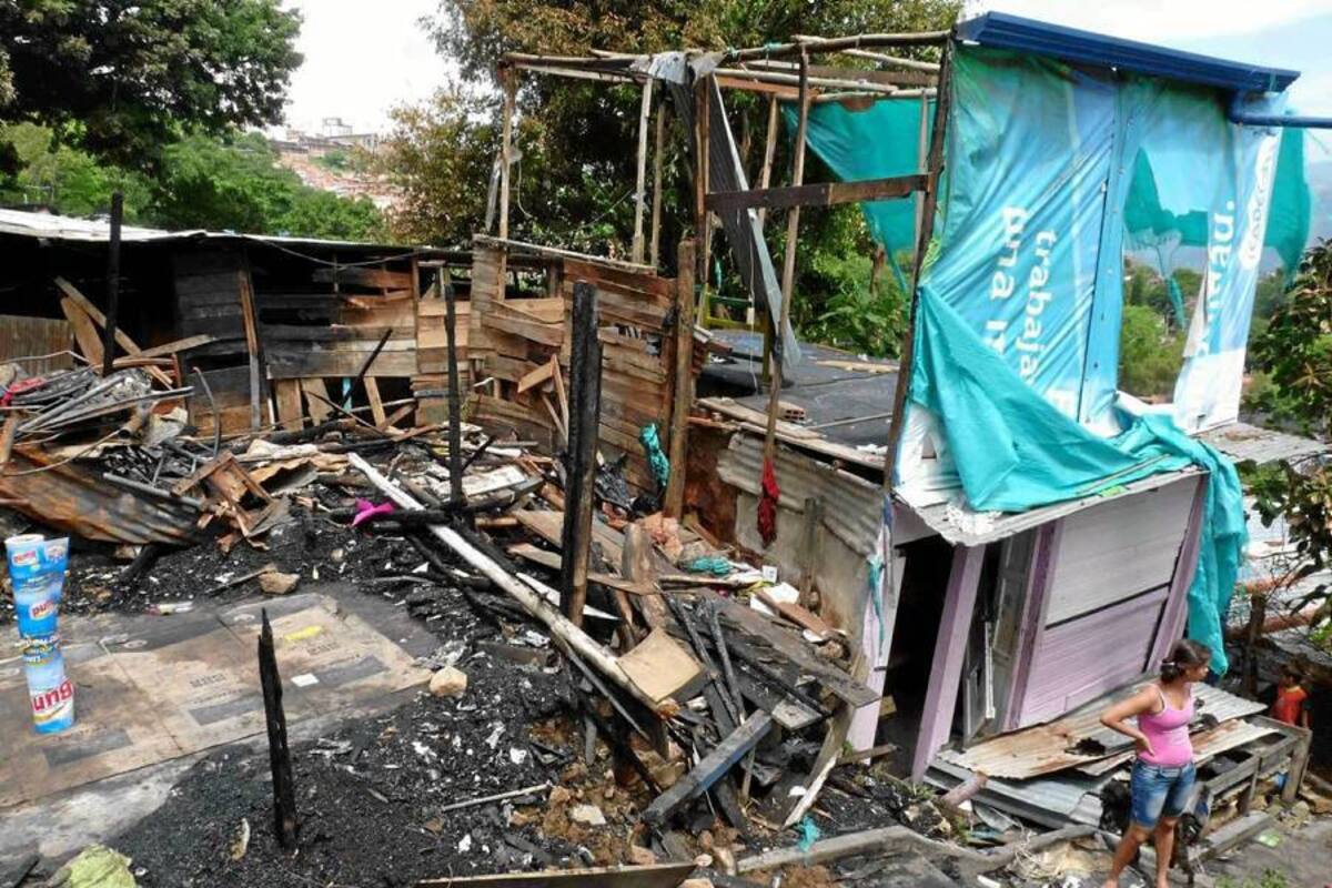 A algunos damnificados les tocó regresar al sitio de la tragedia (Foto: Archivo/VANGUARDIA LIBERAL)