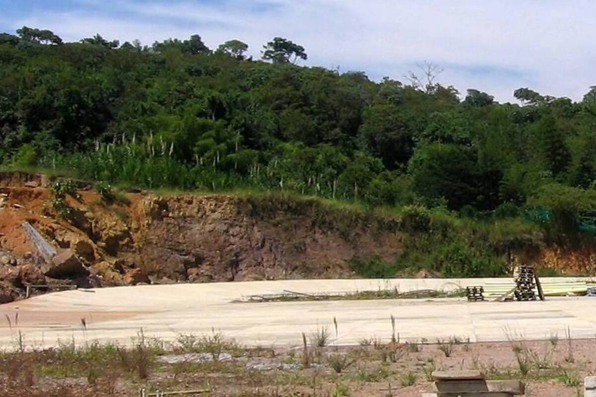 Imagen actual del estado de las obras del patinódromo del municipio del Socorro, donde la inversión de la Gobernación alcanza la suma de 3.030 millones de pesos. (Foto: Nancy Gómez/VANGUARDIA LIBERAL)