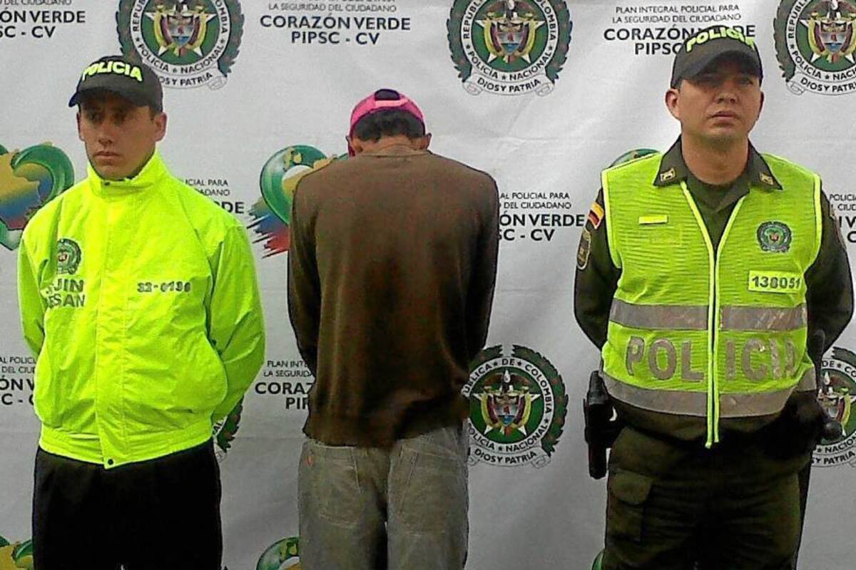 Alias ‘Jirafa’ fue privado de la libertad por porte ilegal de alucinógenos, acciones adelantadas por la Sijín del Socorro y Policía Nacional. (Foto: Suministrada/VANGUARDIA LIBERAL)
