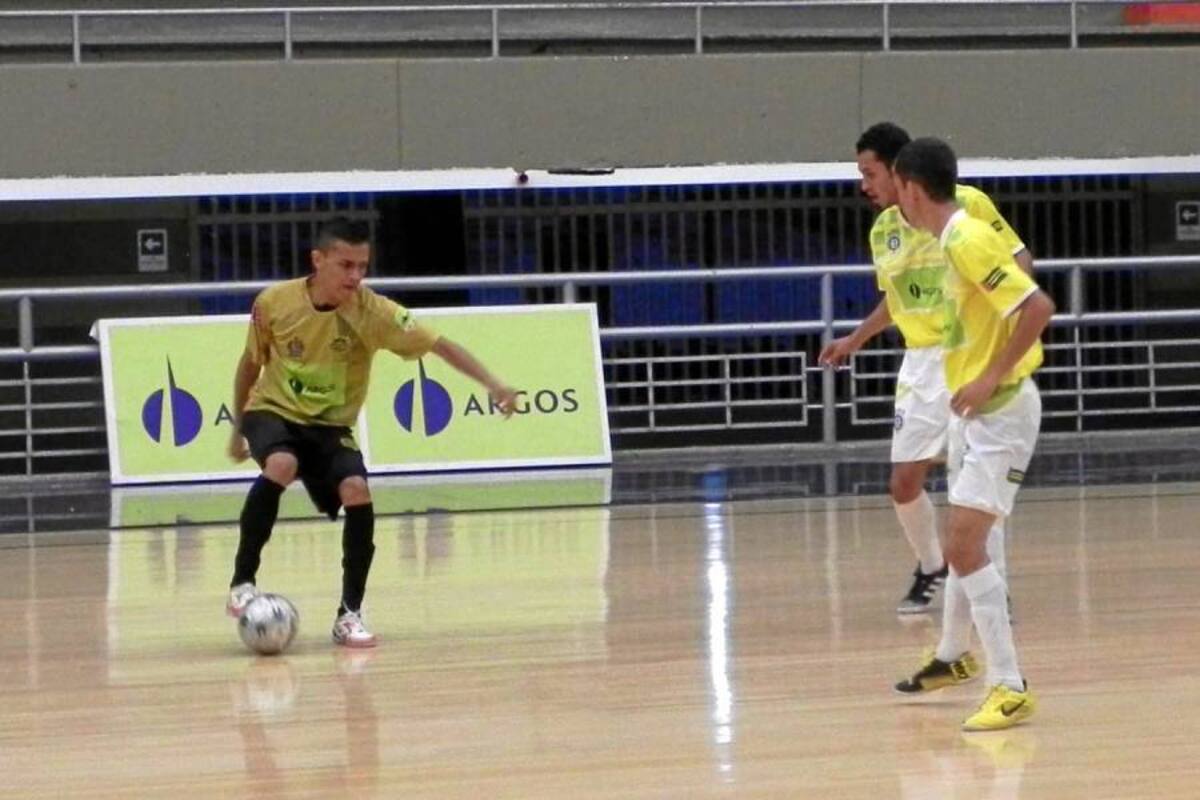 Real Bucaramanga no pudo sumar los tres puntos ante Itagüí – Ditaires y quedó eliminado de la Liga Argos de Fútbol Sala I, a falta de una fecha para cerrar la fase de grupos. (Foto: Suministrada / VANGUARDIA LIBERAL)
