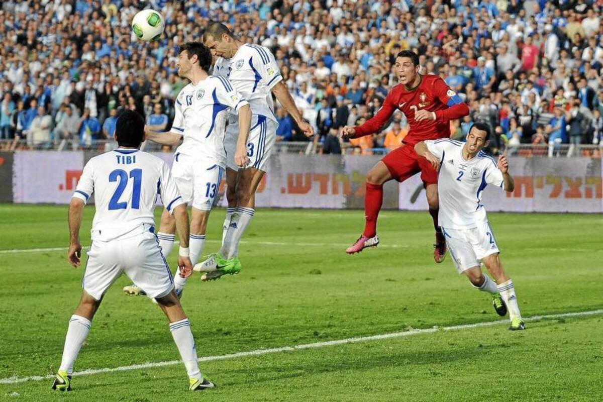 Israel, como local, estuvo a punto de protagonizar la gran sorpresa en la jornada eliminatoria de Europa, al empatar a tres tantos contra Portugal, que logró el empate en tiempo de adición. (Foto: AFP / VANGUARDIA LIBERAL)