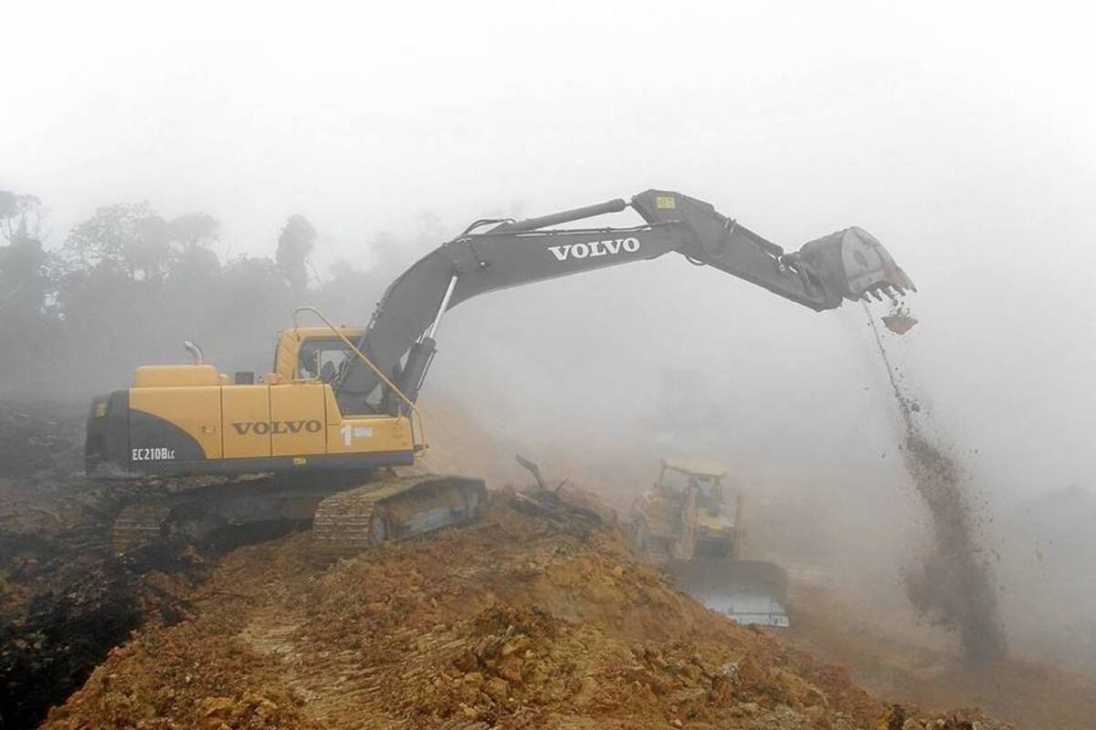 La vía Cúcuta-Bucaramanga tuvo que ser cerrada ayer por los deslizamientos que se produjeron en el kilómetro 90 en jurisdicción de Norte de Santander. (Foto: Archivo/VANGUARDIA LIBERAL)