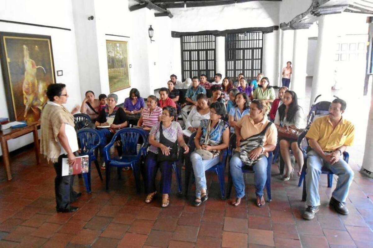 Gobernación propone agremiar a artesanos (Foto: Nancy Acuña R. /VANGUARDIA LIBERAL)