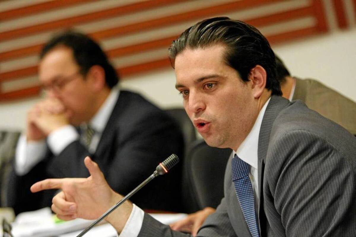 Simón Gaviria, director del Partido Liberal, aseguró que la construcción de escuelas, sistemas de acueducto y alcantarillado, y puestos de salud, entre otros proyectos, se encuentran a la espera de que sean tramitados. (Foto: Archivo/VANGUARDIA LIBERAL)
