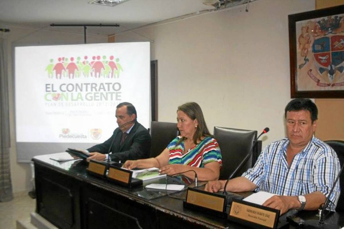 El Concejo aprobó en segundo debate el Plan de Desarrollo Municipal de Piedecuesta. (Foto: Edgar Omar Bustos A / VANGUARDIA LIBERAL)