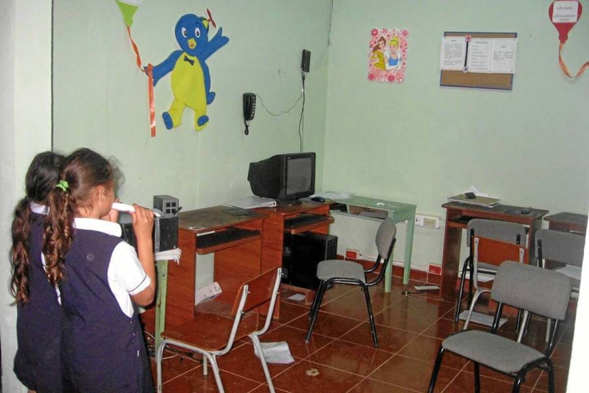 Los computadores habían sido donados por Compartel, a través del Programa Computadores para Educar. Otros equipos fueron entregados a la sede escolar por Telecom. (Foto: Nancy Gómez /VANGUARDIA LIBERAL)